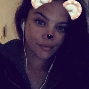 Meet your Posher, Rebekah